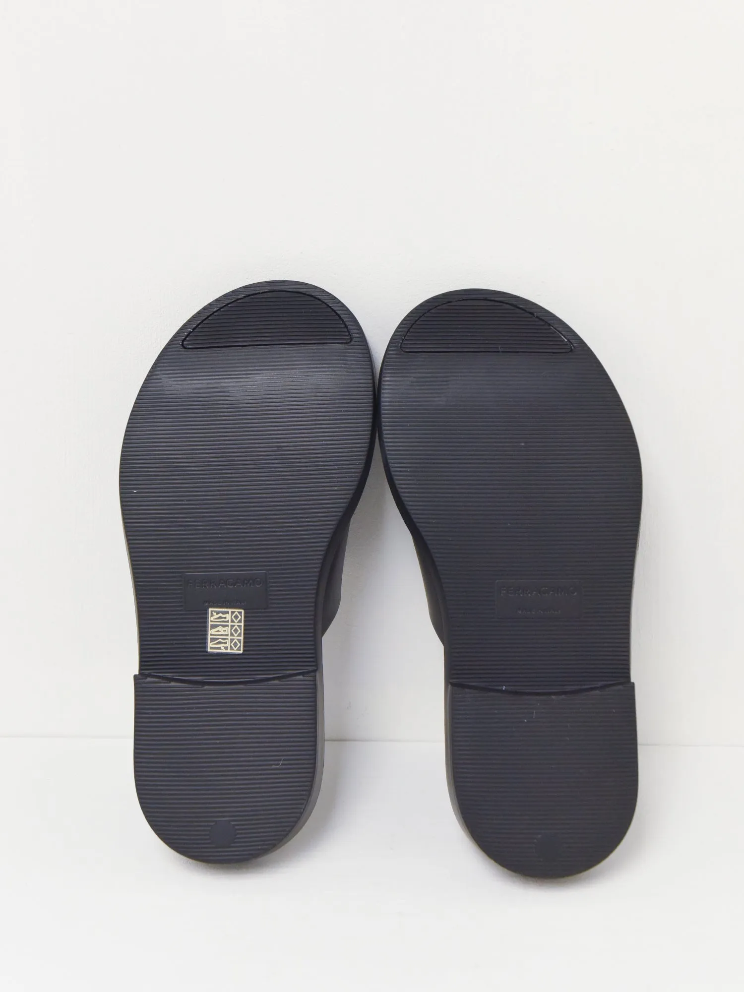DEBOSSED LOGO RUBBER MULES_WOMEN