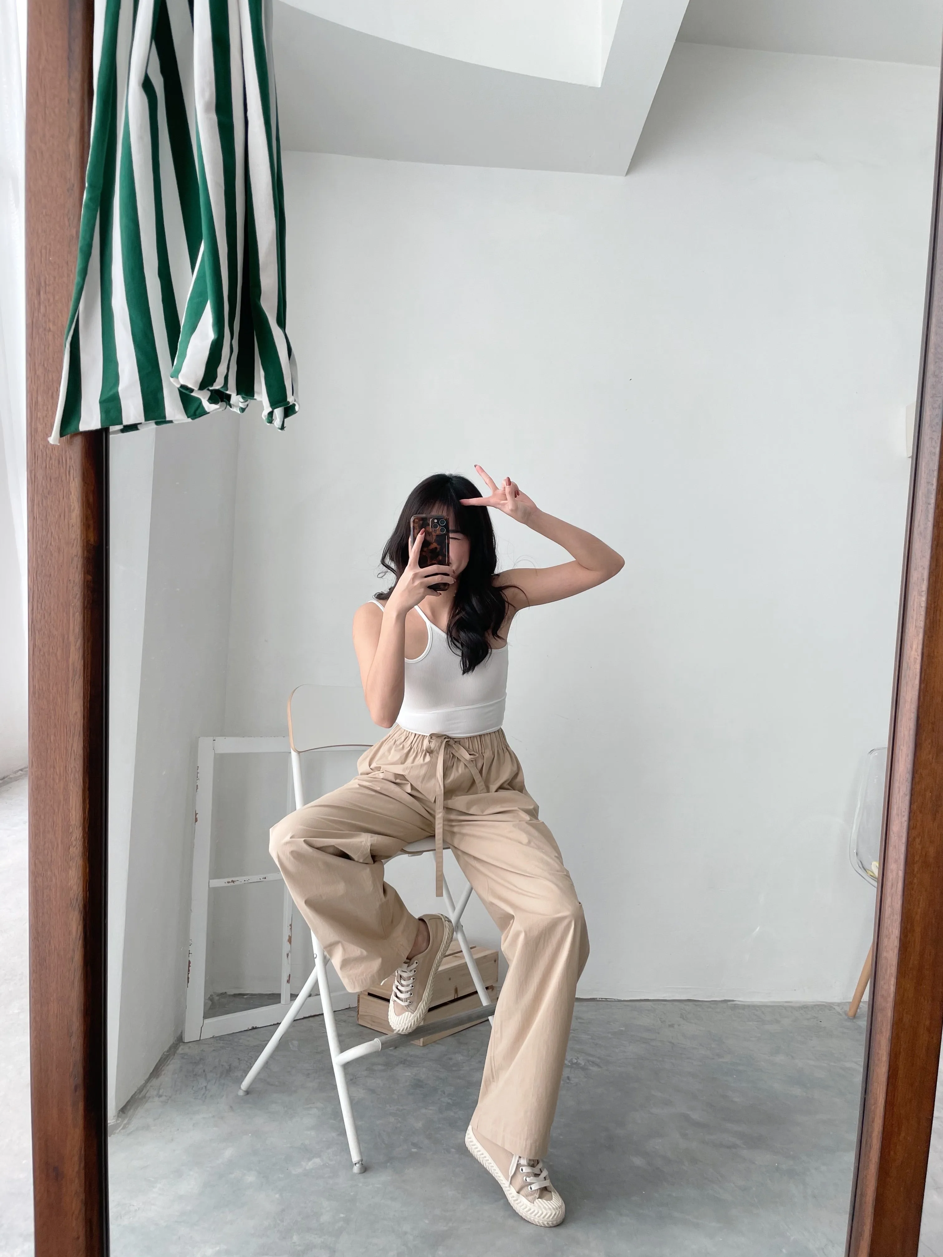 Homegirls Lounge KHAKI