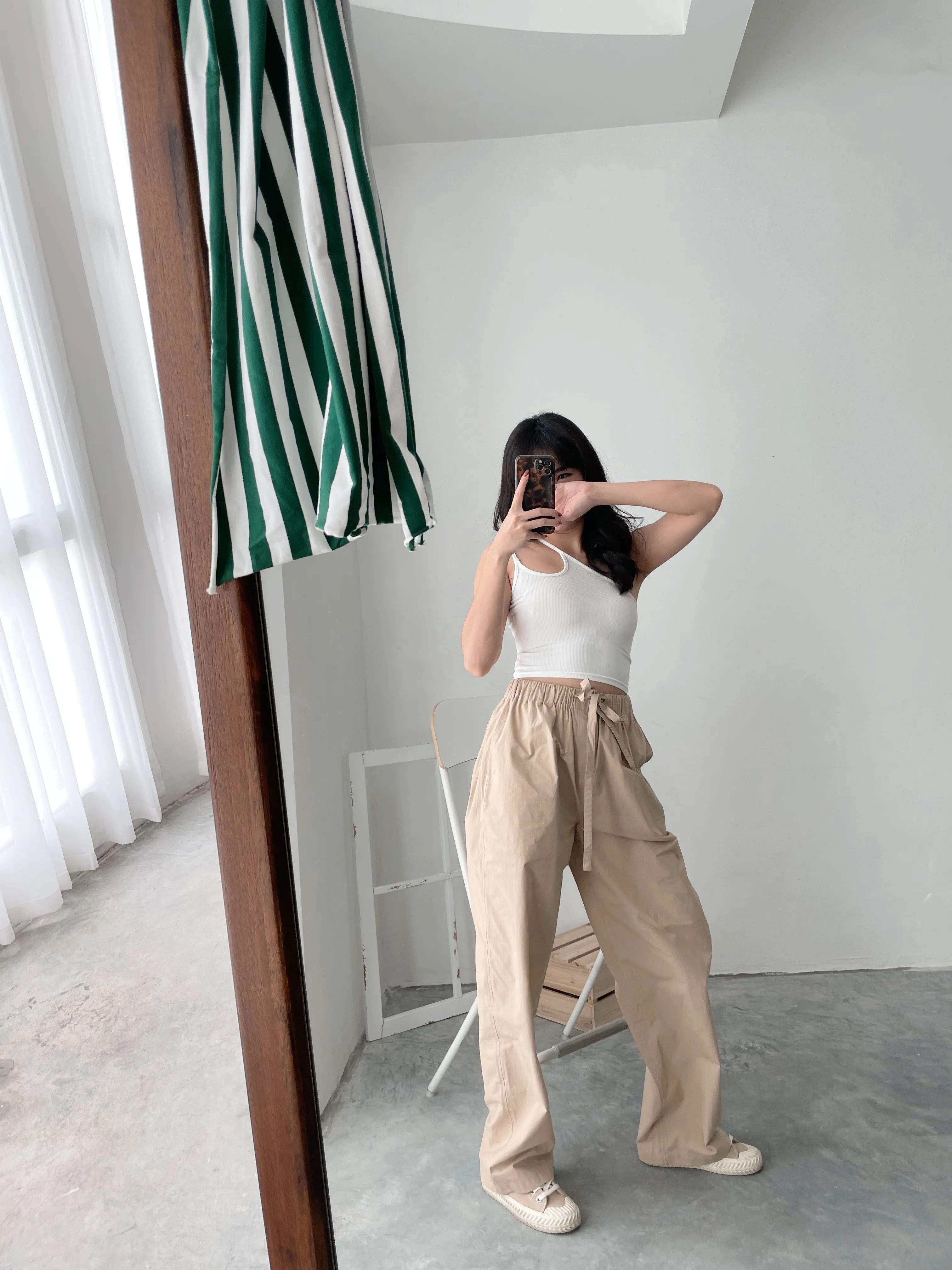 Homegirls Lounge KHAKI