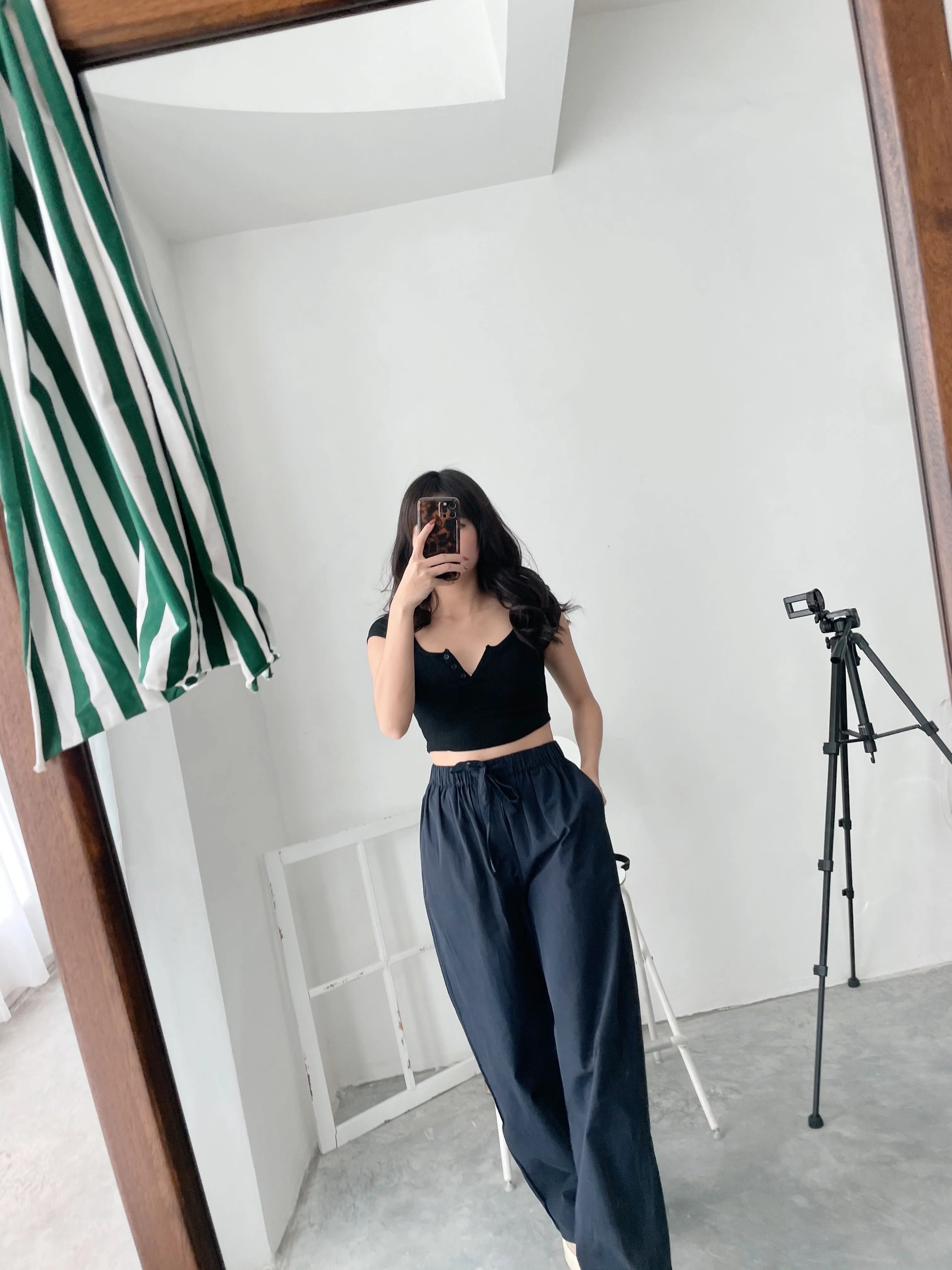 Homegirls Lounge NAVY