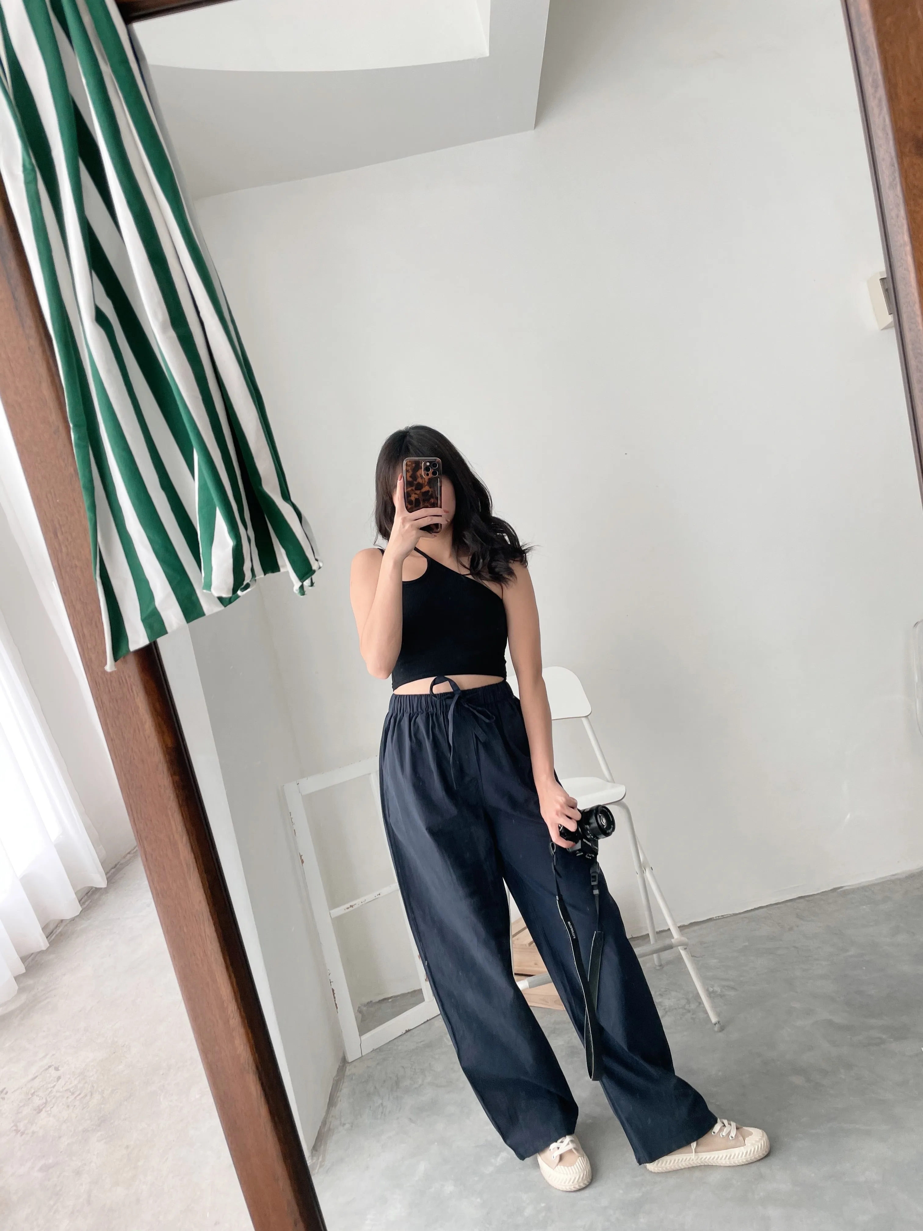 Homegirls Lounge NAVY