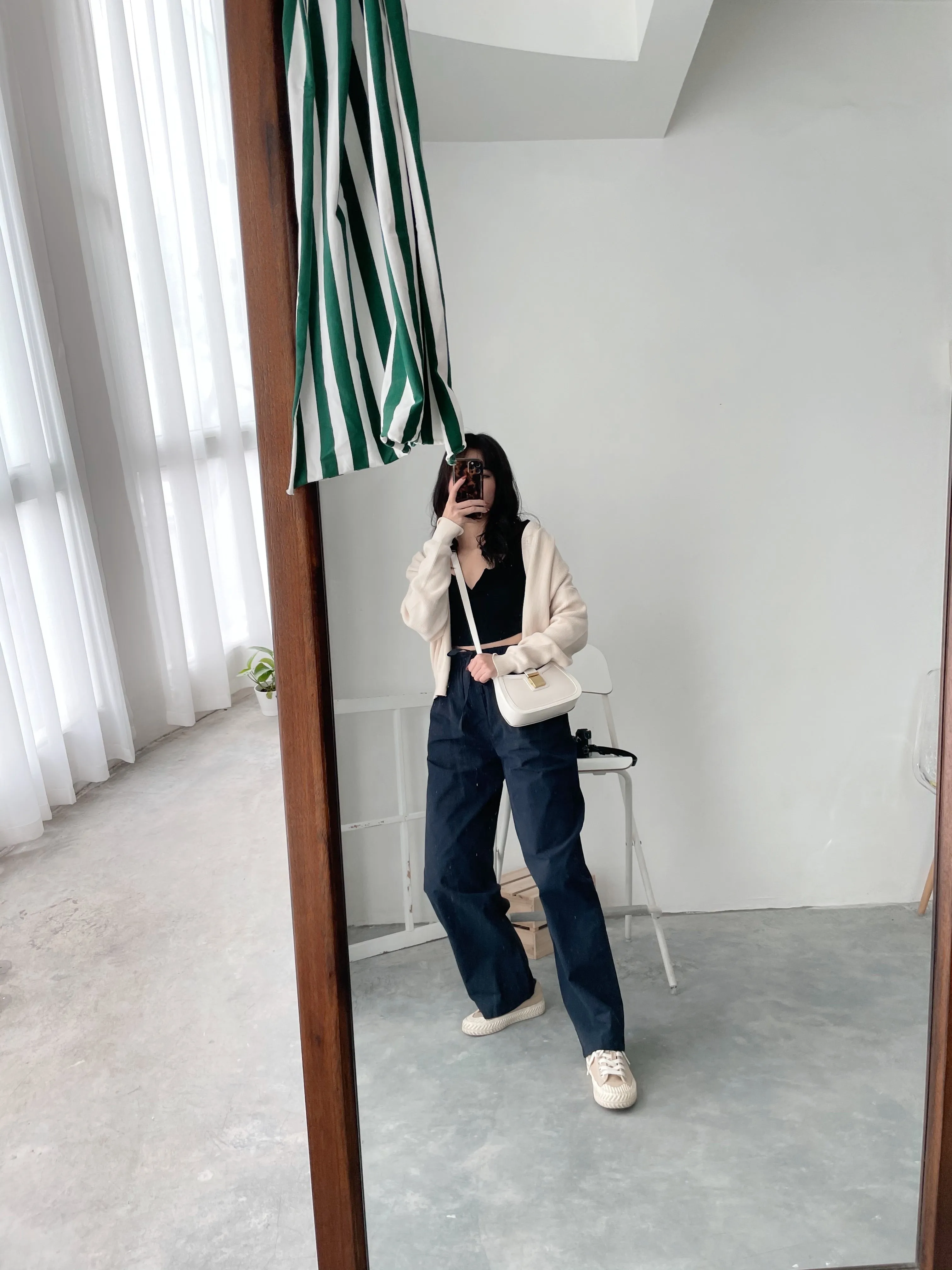 Homegirls Lounge NAVY