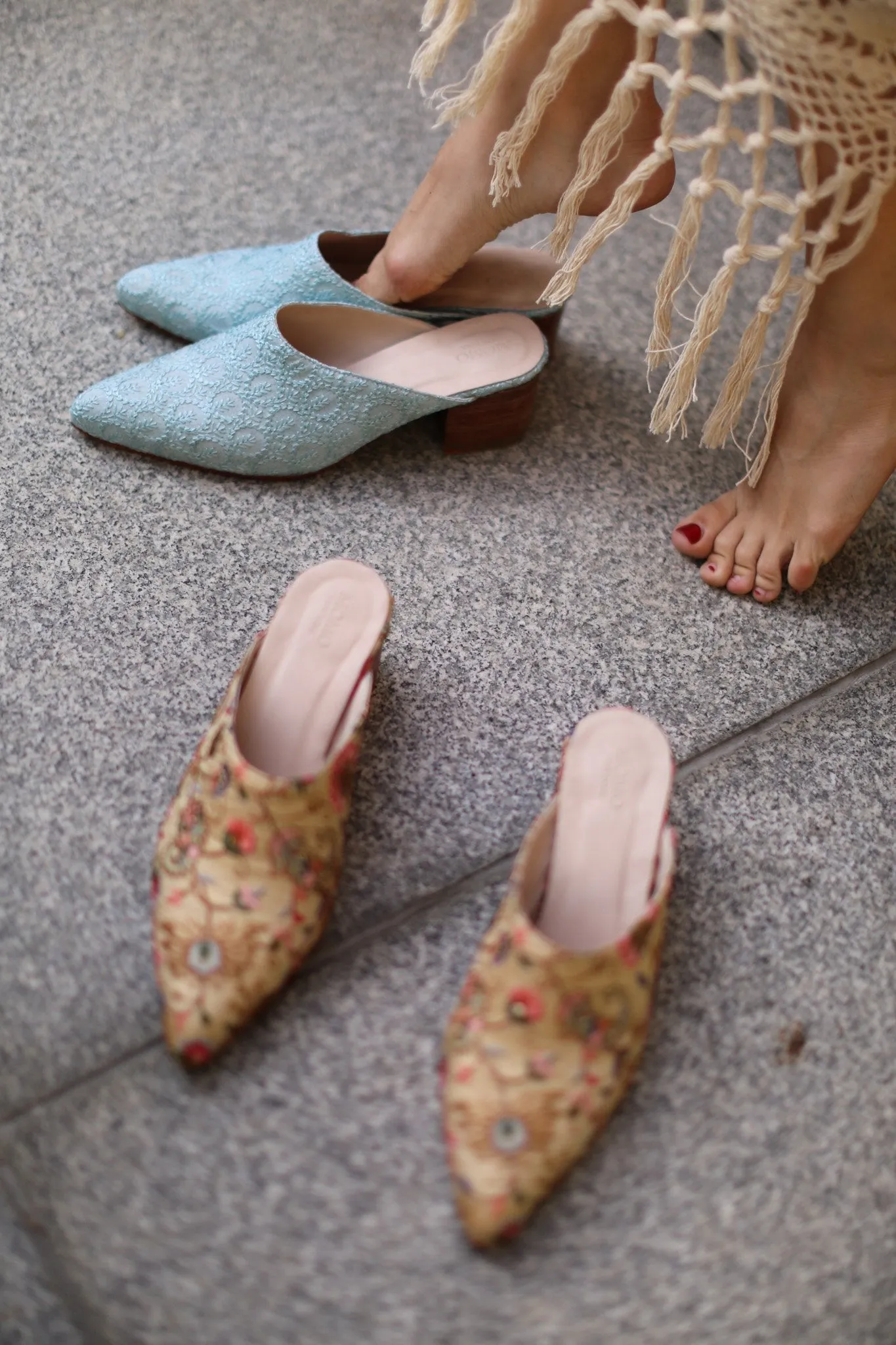 LIGHT BLUE EMBROIDERED HEELED MULES MASANA