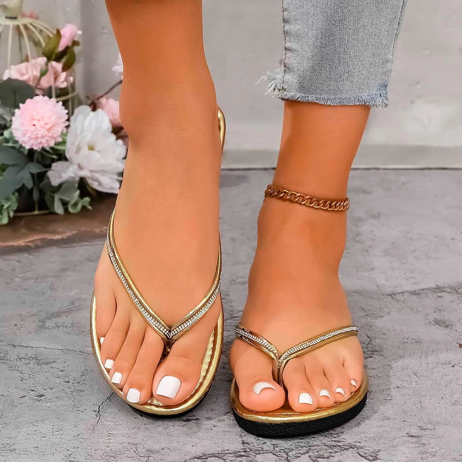 Trendy Women's Slippers Rhinestone T-Strap Thong Sandals Open Toe Buckle Adjustable Flops for Summer Beach Vacation Stylish Dressy Footwear