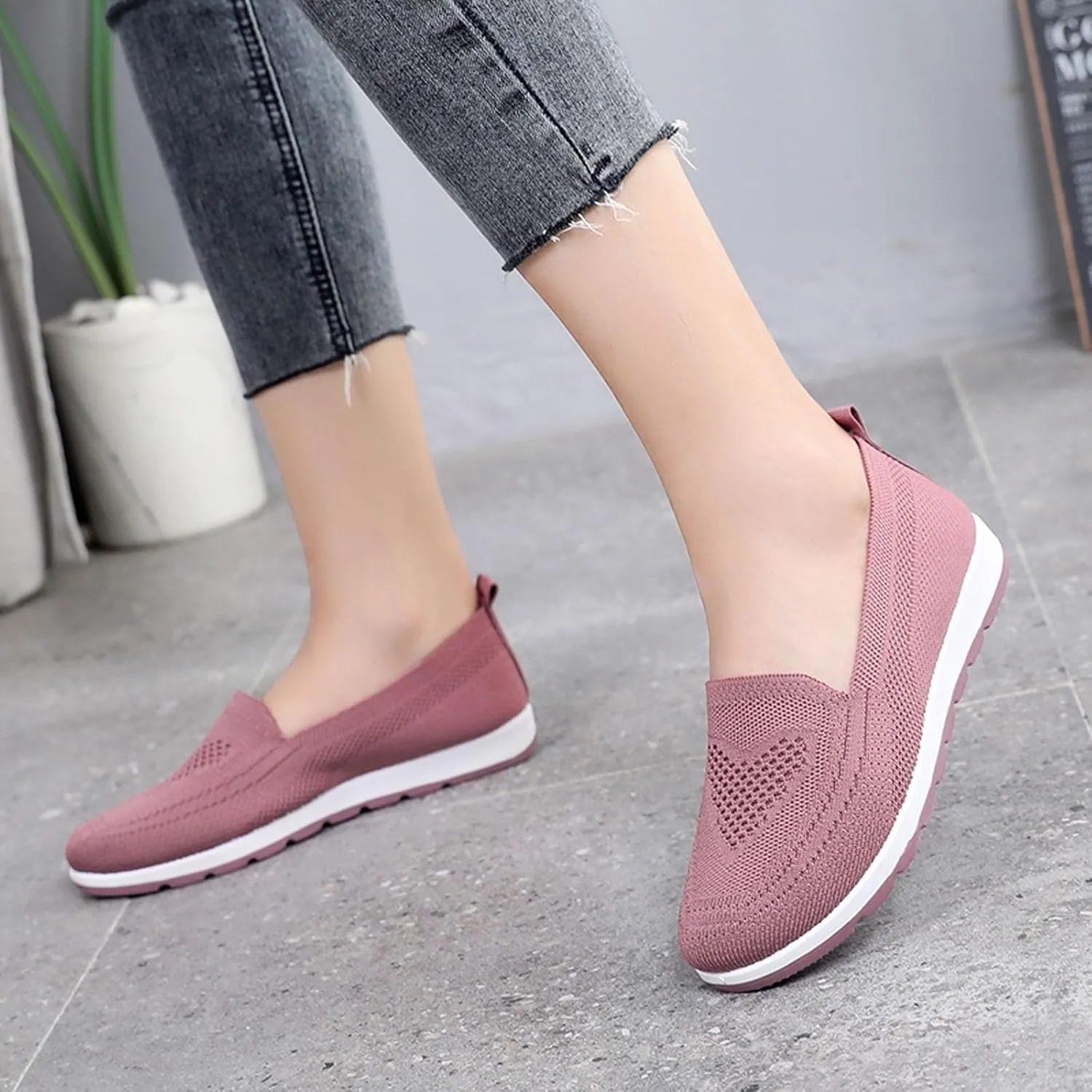 Womens Breathable Running Sports Shoes Low Top Tennis Shoes Non Slip Lightweight Walking Shoes Elderly Shoes
