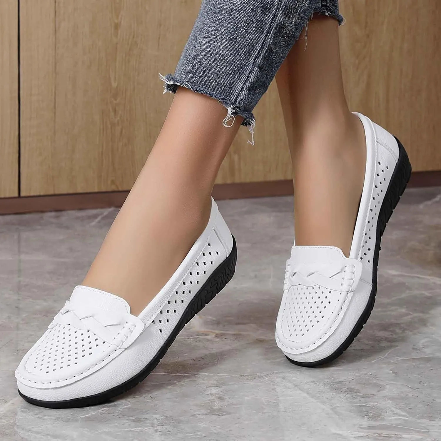 Women's Casual Slip On Loafers Comfortable Flat Shoes Breathable Soft Sole Everyday Walking Shoes for Women Fashion Versatile Wear