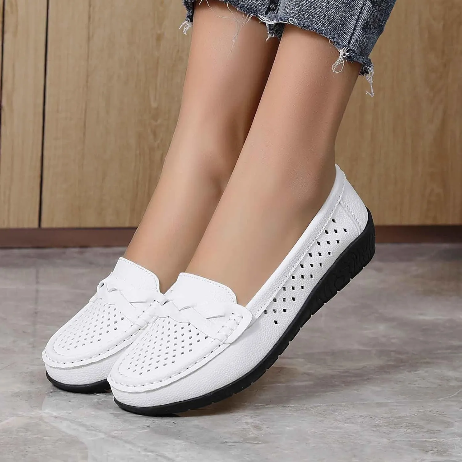 Women's Casual Slip On Loafers Comfortable Flat Shoes Breathable Soft Sole Everyday Walking Shoes for Women Fashion Versatile Wear
