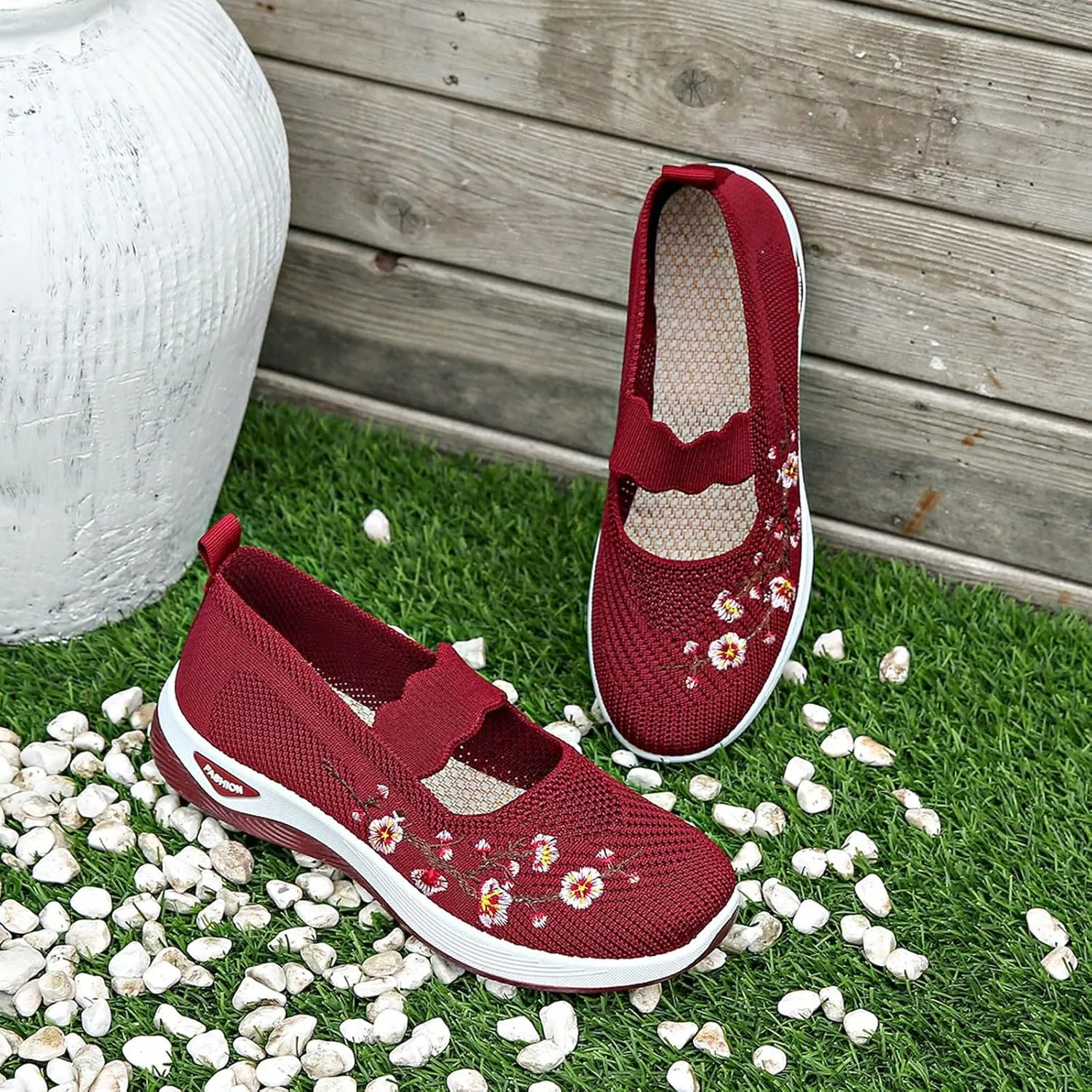 ZSpzx 2025 Women's Mesh Flats Shoes Breathable Slip on Casual Boat Shoes with Flower Embroidered Quick Dry Arch Support Non Slip Running Elastic Sneakers Closed Toe for Gym Travel Daily Wear