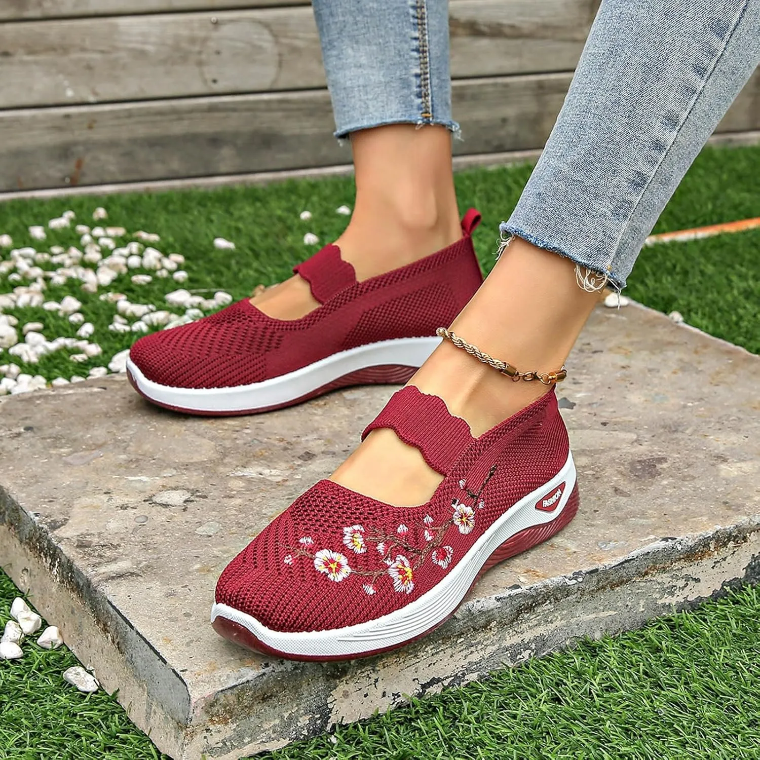 ZSpzx 2025 Women's Mesh Flats Shoes Breathable Slip on Casual Boat Shoes with Flower Embroidered Quick Dry Arch Support Non Slip Running Elastic Sneakers Closed Toe for Gym Travel Daily Wear